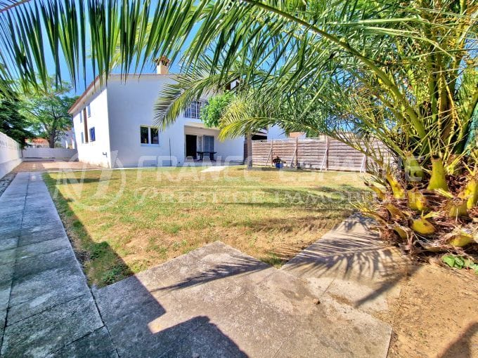 immobilier empuria brava: villa 6 pièces 196 m², beau jardin avec possibilité piscine