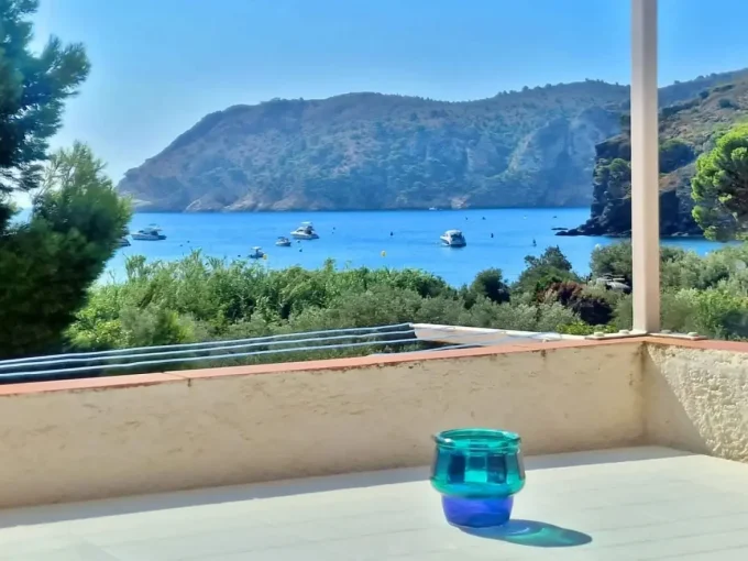 apartment for sale rosas, 2 rooms sea view 33 m², private parking, beach 100 m