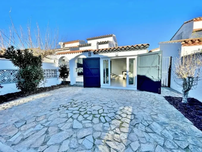 immobilier empuria brava: chalet totalmente reformado de 3 habitaciones 81 m², zona residencial
