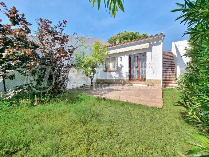 immobilier empuria brava: bungalow de 3 habitaciones 74 m², jardín y solarium