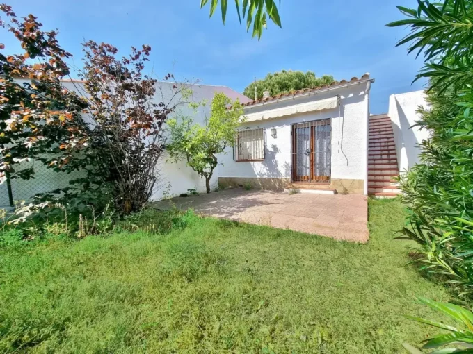 immobilier empuria brava: 3-room bungalow 74 m², garden and solarium