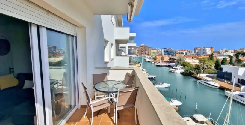 appartement a vendre rosas, 4 pièces vue canal 62 m², à 800m de la plage