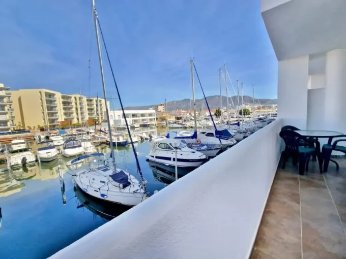apartment canal view roses 2 rooms 54 m², marina view