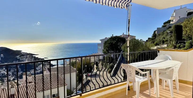 pis vistes al mar roses 3 habitacions 78 m² , terrassa amb vistes al mar
