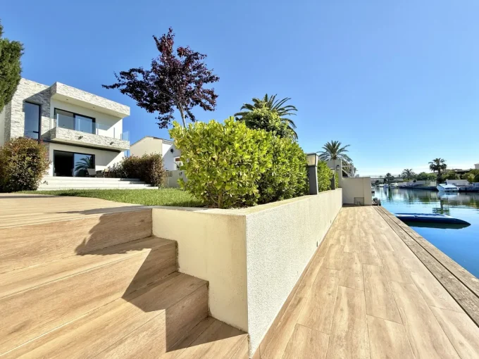 villa contemporaien amarre empuriabrava 6 pièces 267 m², villa avec amarre
