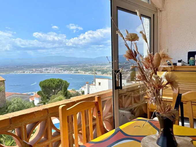 studio atico vue mer roses 1 room 36 m², veranda vue mer