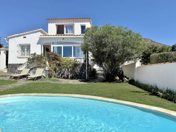magnificent villa roses 4 rooms 127 m², villa with swimming pool