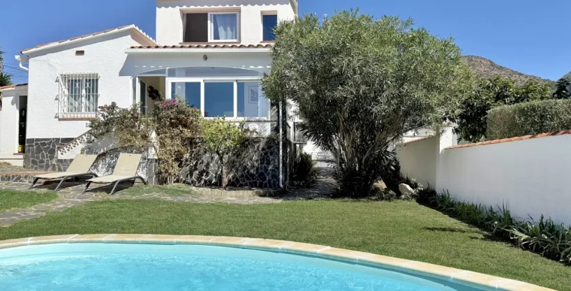 magnificent villa roses 4 rooms 127 m², villa with swimming pool